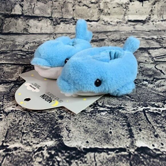 NWT Moon and Stars Plush Whale 🐳 Kids Unisex Size 6-18 Month Plush Booties - Picture 1 of 7